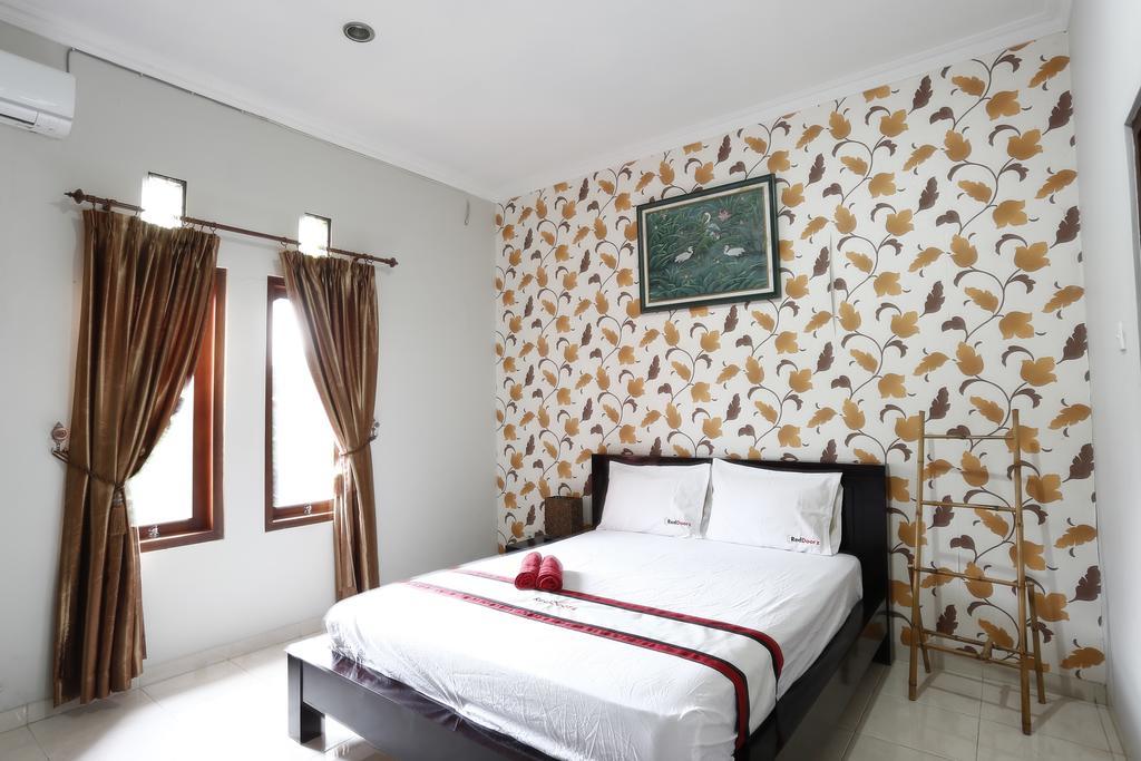 Hotel Reddoorz @ Jalan Damai Ngaglik Exterior foto